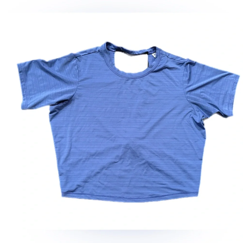 Fabletics top‎ - open in back